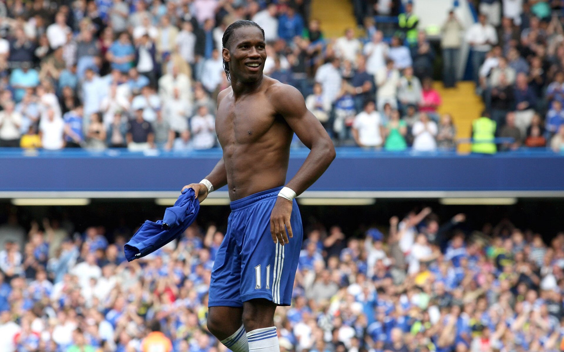 孤胆英雄与团队风暴,C罗扛旗之夜与巴萨单节击溃韩国的启示