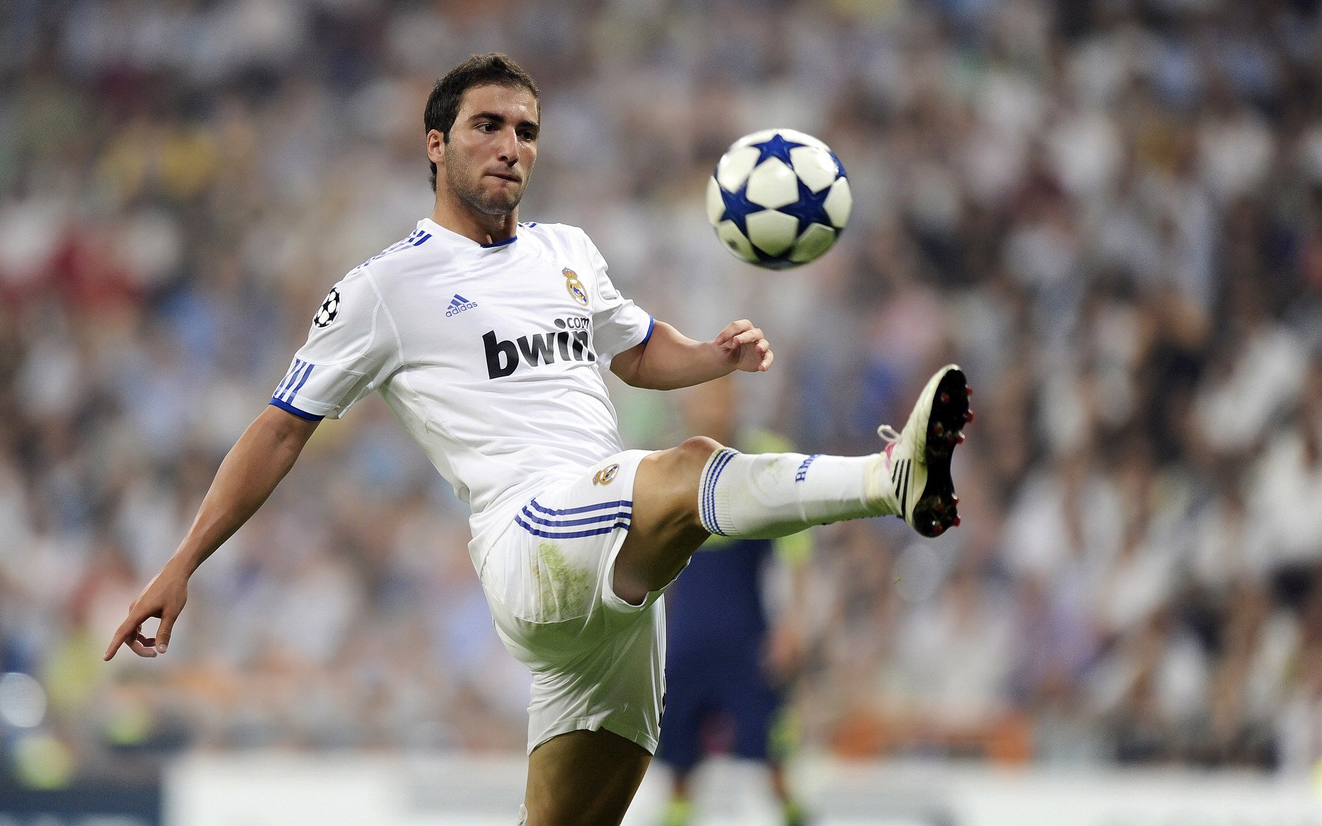 当英超争冠之夜遇见东契奇,永不掉线的稳定如何定义伟大