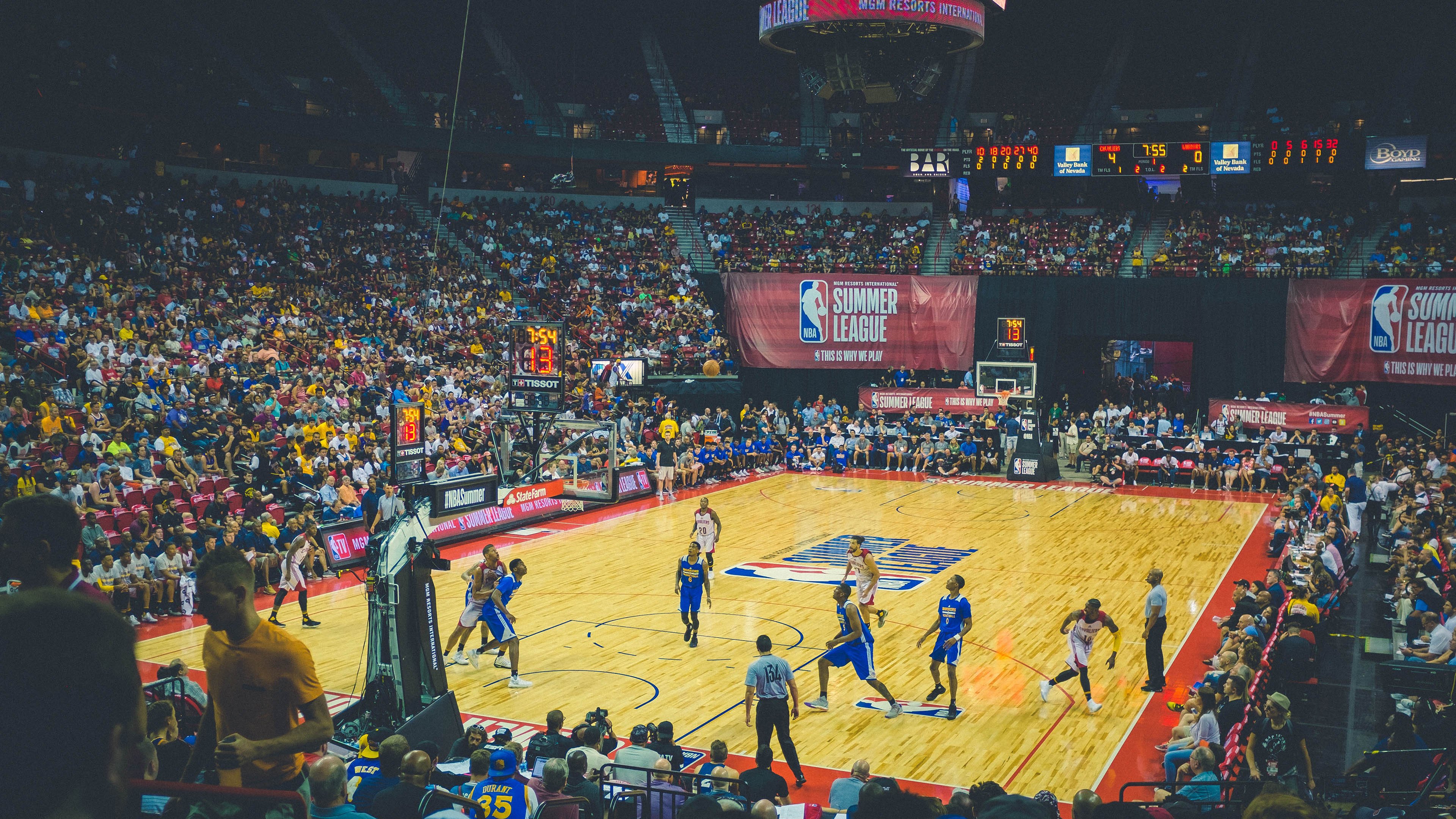 德罗赞关键回合不手软,吉林队强压森林狼,跨越时空的竞技启示